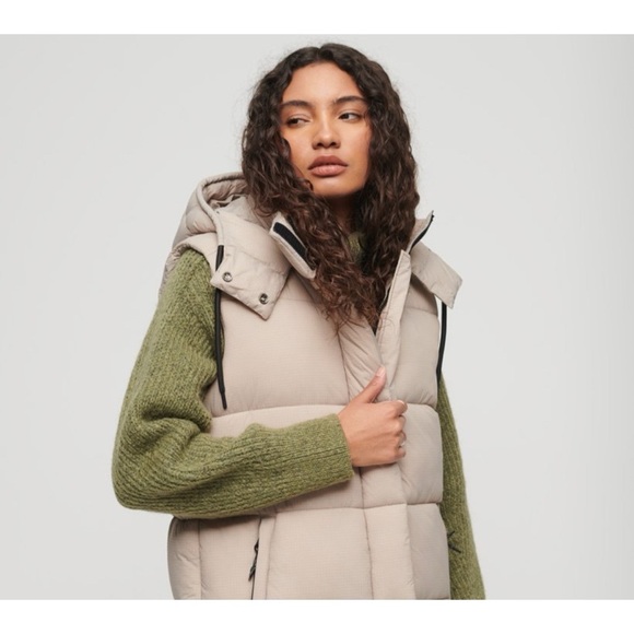 LIKE NEW | SUPERDRY PUFFER VEST - Picture 11 of 12